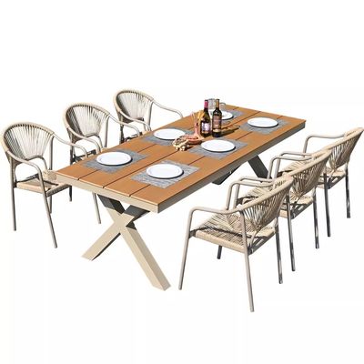 Outdoor Courtyard Villa Stoelen en tafels Tuin Open Balkon Leisure Rattan Eetkamermeubelen Set met Plastic Houten Tafel.